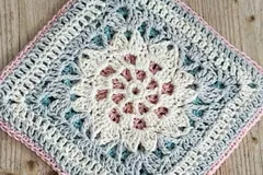 Hint of Spring Double Sided Potholder Free Crochet Pattern