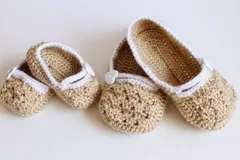 Matching Slippers Free Crochet Pattern For Mommy and Daughter