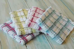 Tartan Plaid Washcloth Free Crochet Pattern and Video Tutorial