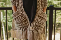 Boho pocket shawl free pattern