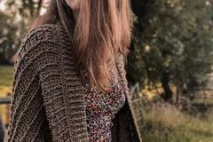 Crochet shawl with pockets free pattern