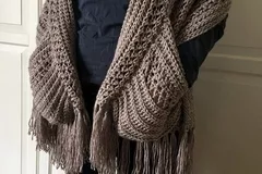 Perfect pocket shawl free pattern