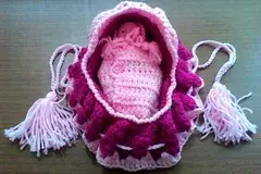 Crochet purse cradle