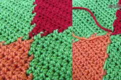 Intarsia crochet in the round