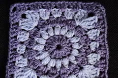 Sunburst granny square pattern