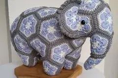 African flower crochet elephant free pattern