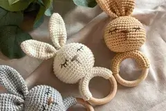 Free crochet bunny rattle pattern