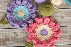 Large Daisy Crochet Flower Free Pattern