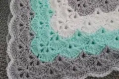 Shell crochet baby blanket