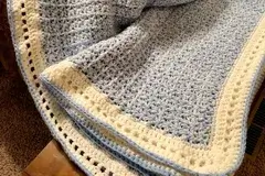 Modern Double Crochet V-Stitch Chunky Blanket