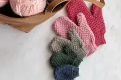 Herringbone Moss Mittens