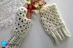 Victoria’s Winter Fingerless Gloves