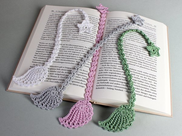 Bookmark Gift Ribbon Keychain Wing with Star - Crochet Pattern