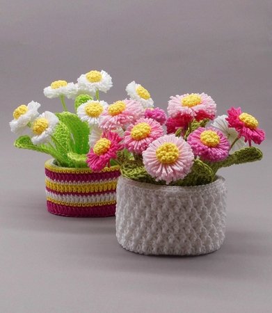 Crochet decoration daisies for table, door and wall