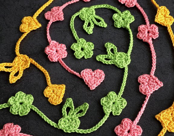 Easter Garland Bunny, Heart and Flowers - Crochet Pattern with Video