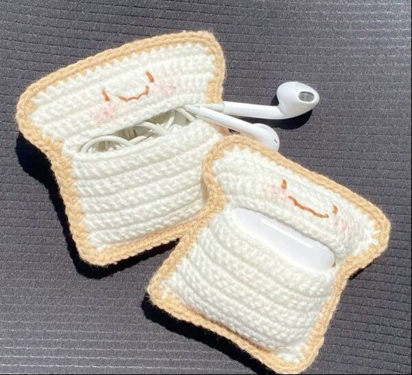 Crochet AirPods bread case