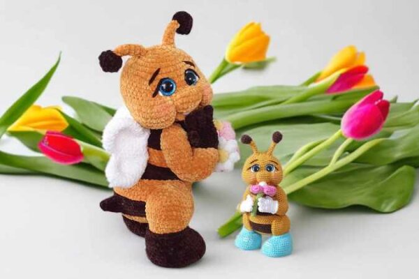 Crochet pattern Beryll the friendly little bee