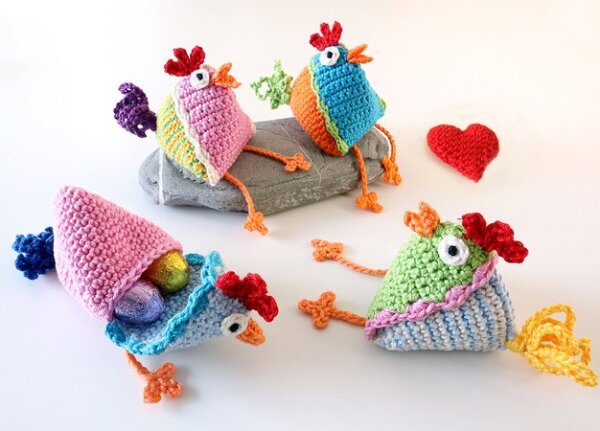 Hens Klipp-Klapp - with Secret Hiding Place Decorative Filling