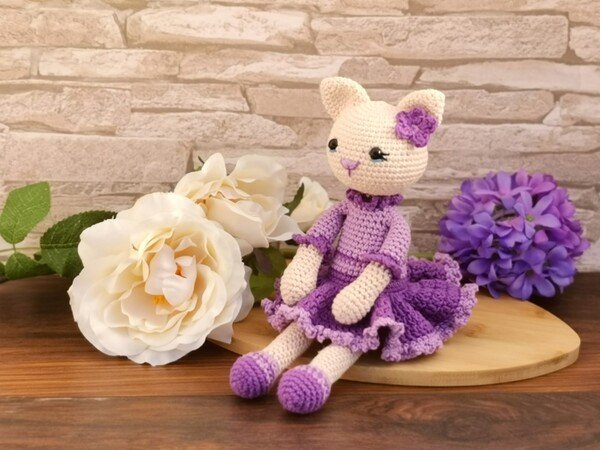 Miss Lilly - crochetpattern cat