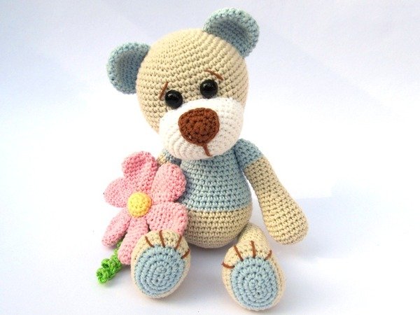Teddy with Flower Amigurumi Crochet Pattern