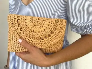 Сrochet clutch bag pattern, straw summer purse beach raffia minimalist bag6