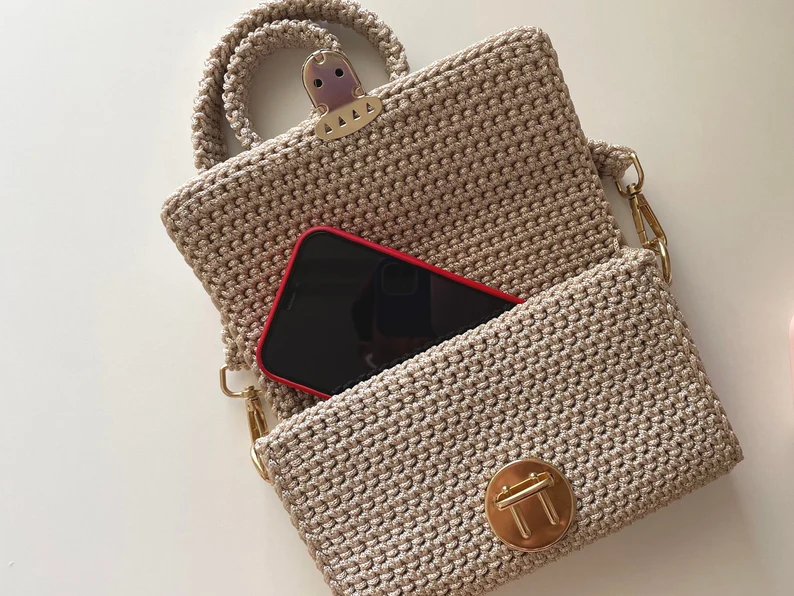 Crochet Baguette Bag Pattern: Beginner-Friendly DIY