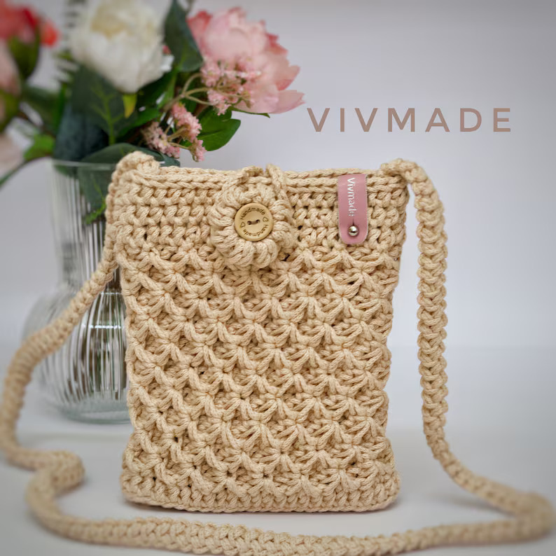 Crochet Crossbody Bag Pattern with Video Tutorial