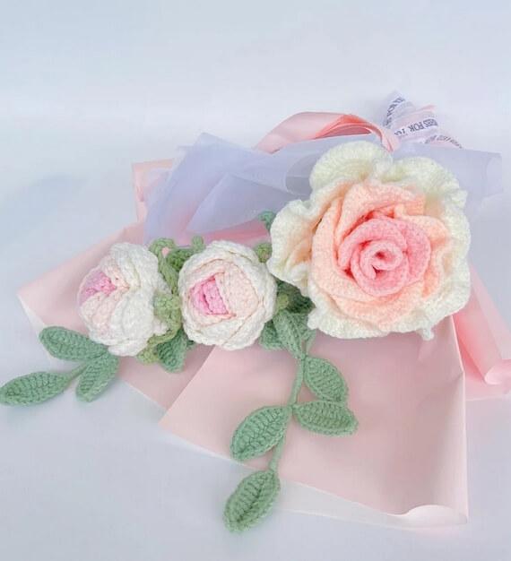 Crochet Rose & Bouquet Pattern for Occasions