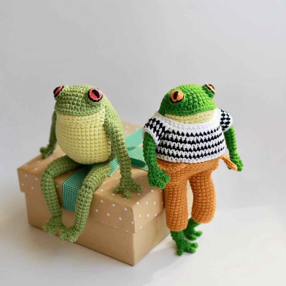 Cute Crocheted Hugo Frog Amigurumi Pattern