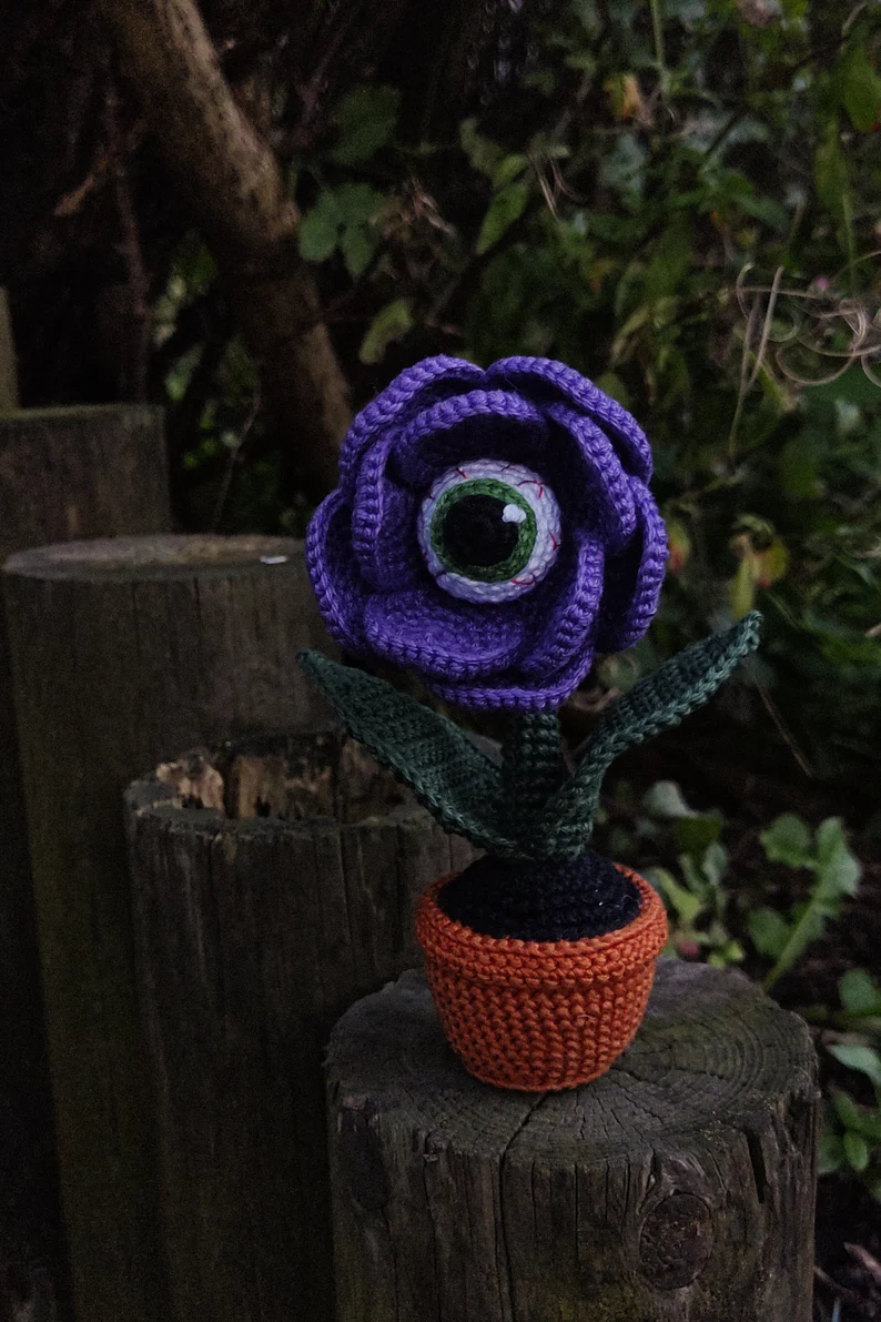 Halloween Eye Flower Crochet Pattern for Amigurumi