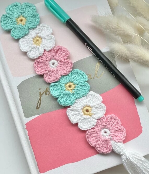 Handmade Crochet Floral Chain Bookmark Pattern