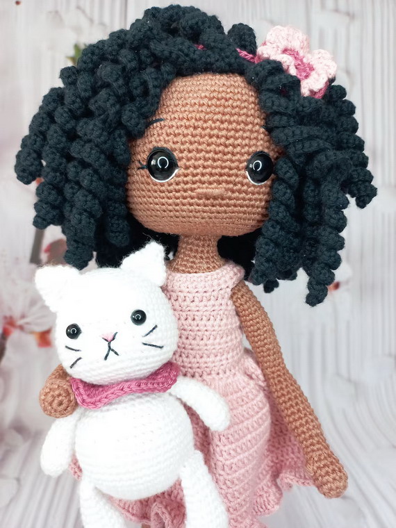 Layla & Cat Amigurumi Crochet Pattern in Multilanguage