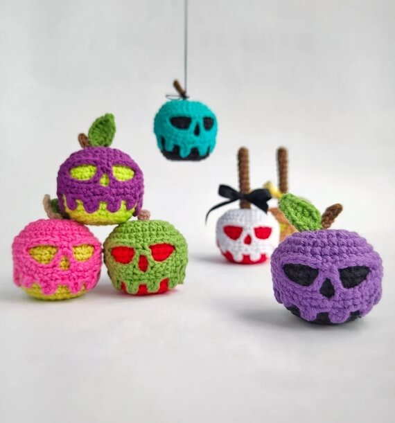 Mini Skull Apple Crochet Pattern for Halloween