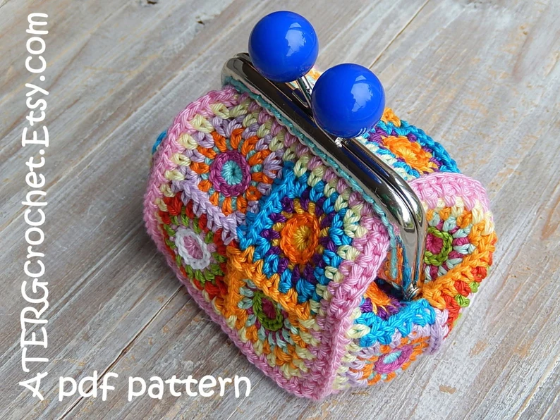 Petite Square Crochet Purse Pattern by ATERGcrochet