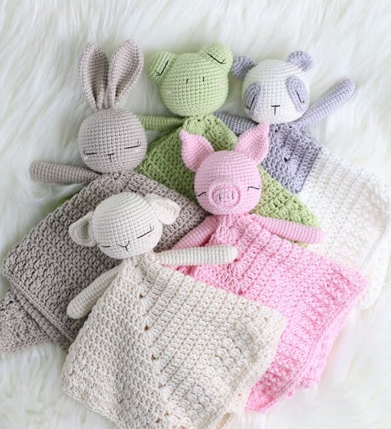 Sleepy Baby Lovey Crochet Pattern in English