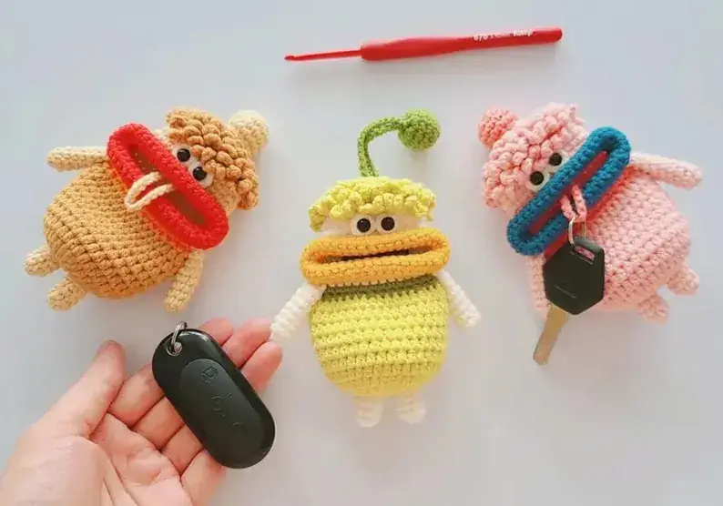 Big Mouth Monster Crochet Pattern: Keychain Pouch