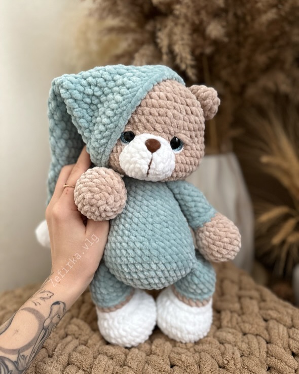 Teddy Bear Crochet Pattern: Amigurumi Plush Toy