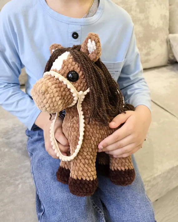 Crochet Horse Pattern: Amigurumi Soft Toy Horse