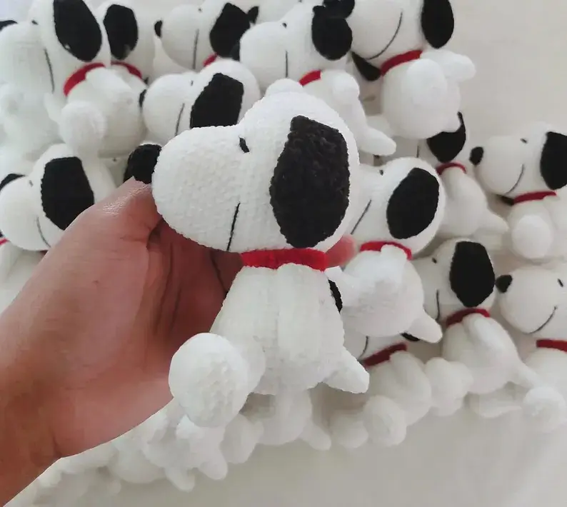 Crochet Snoopy Dog Pattern: Amigurumi Toy