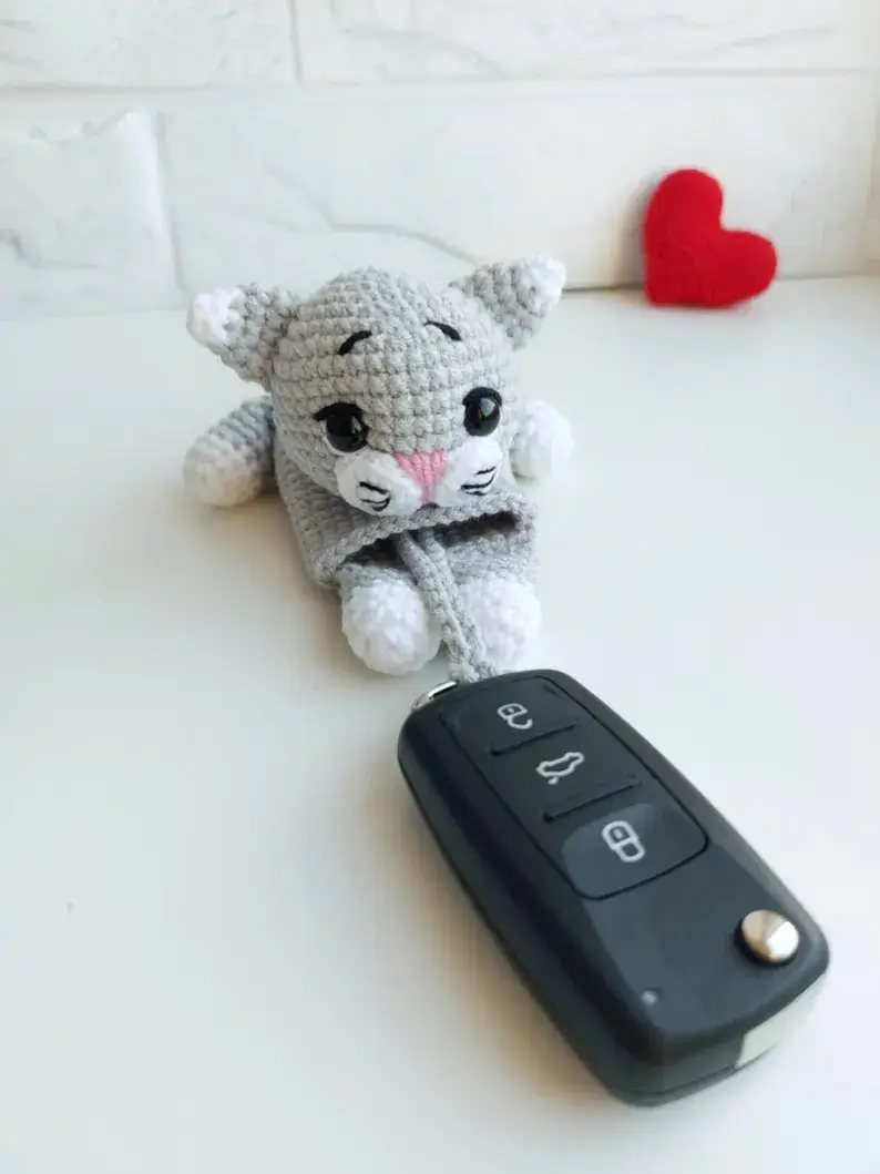 Crocheted Cat Car Key Cover Pattern