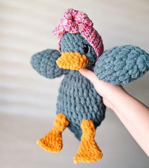 Della Duck Lovey Crochet Pattern: Low Sew Amigurumi