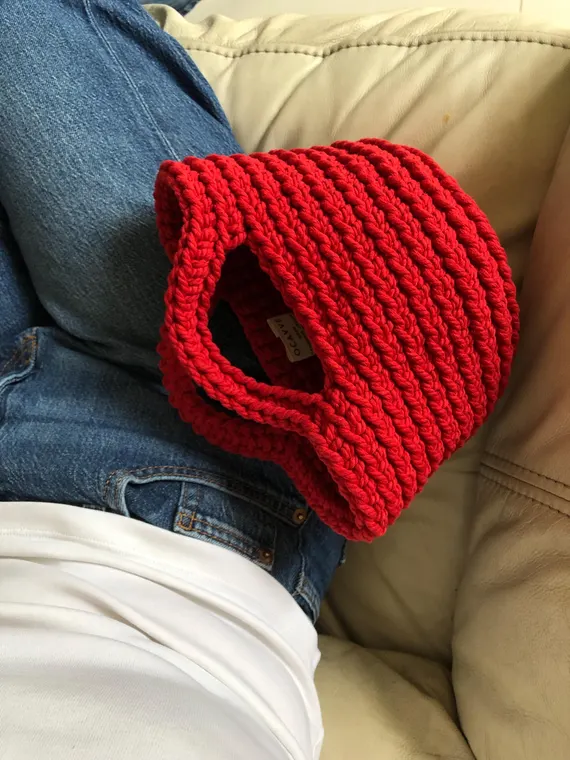 Ouka crochet handbag pattern
