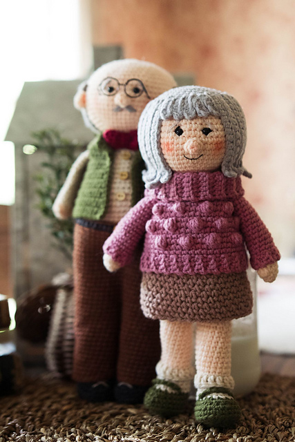 Crochet Amigurumi Grandma Pattern: Mrs. Humphrey