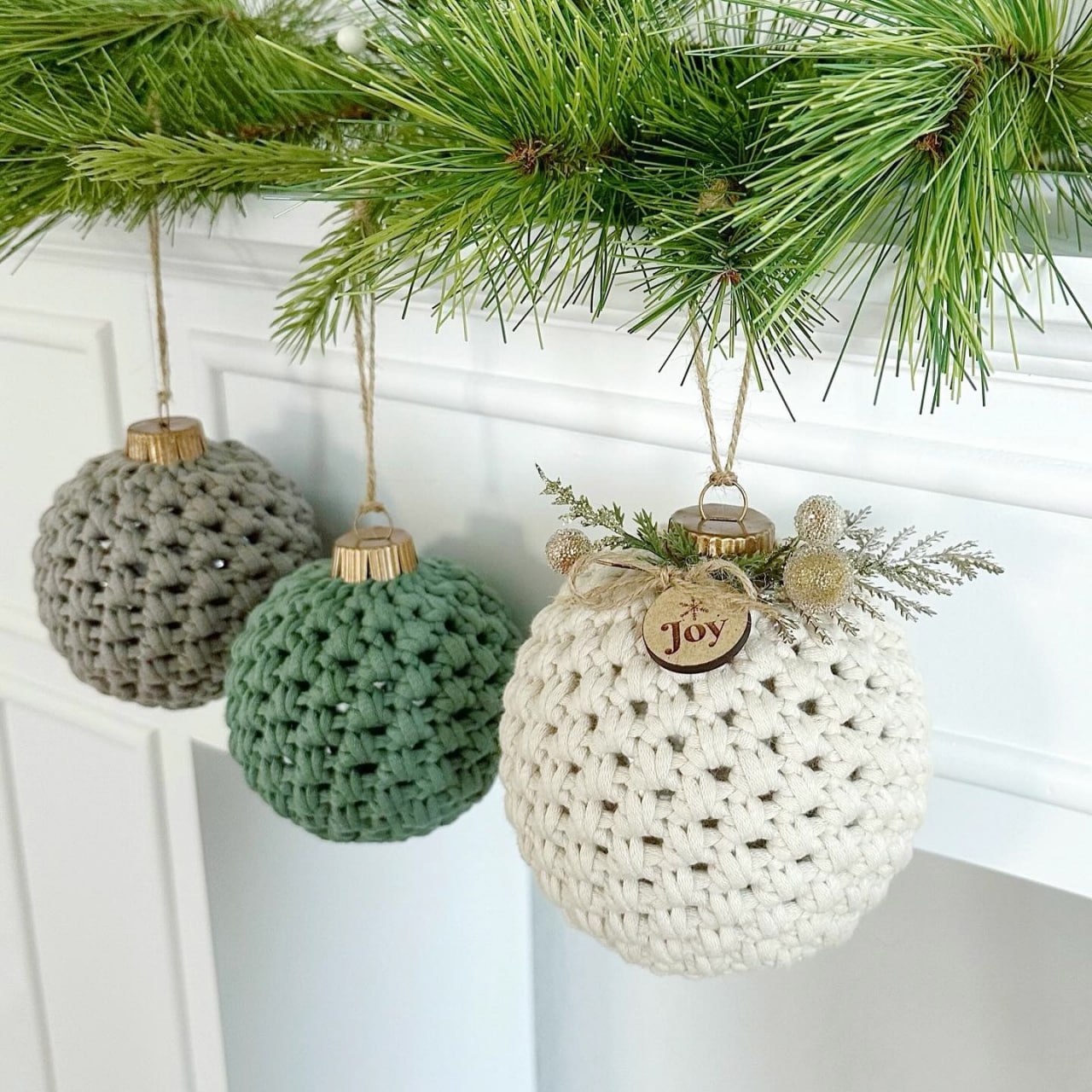 Crochet Christmas Ball Ornament Pattern