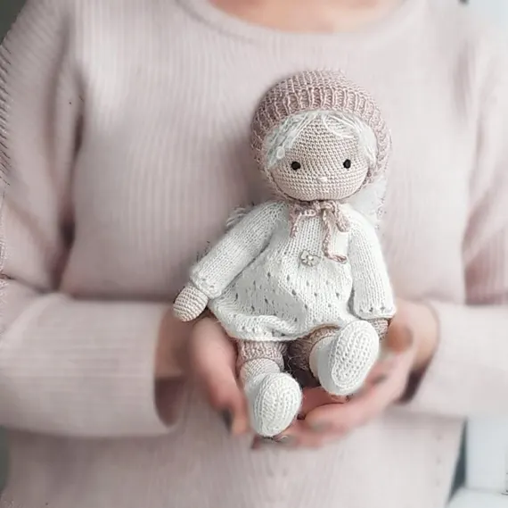 Crochet Doll Pattern, Linda doll