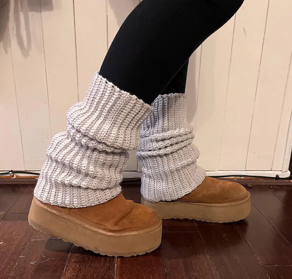 Knit-look crochet leg warmers pattern