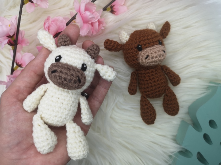 Tiny cow crochet pattern