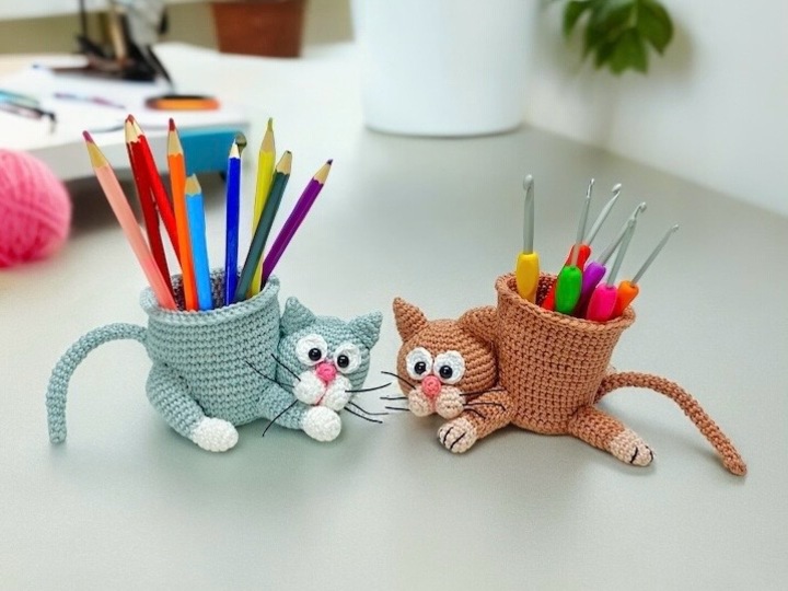Cat Pen Needle Container Crochet Pattern