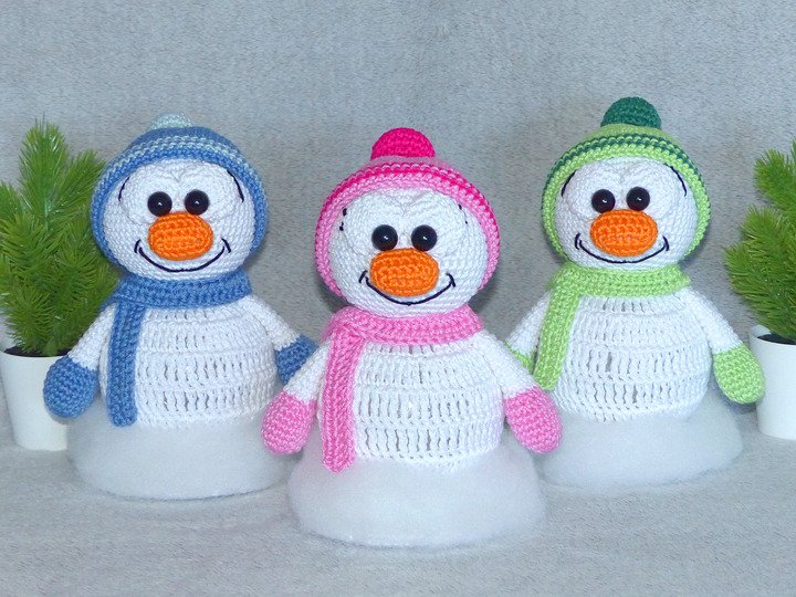 Crochet pattern for a snowman