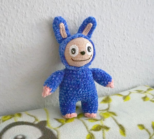 Crochet Pattern Smiling Bunny